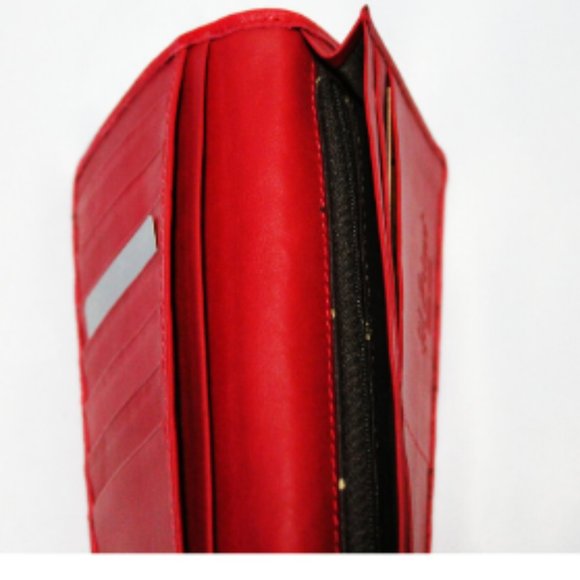 Woman's Wallet - Picture 4 of 6